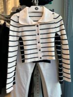 Beyaz çizgili triko hırka, crop hırka, kadın hırka, sonbahar modası, triko kazak